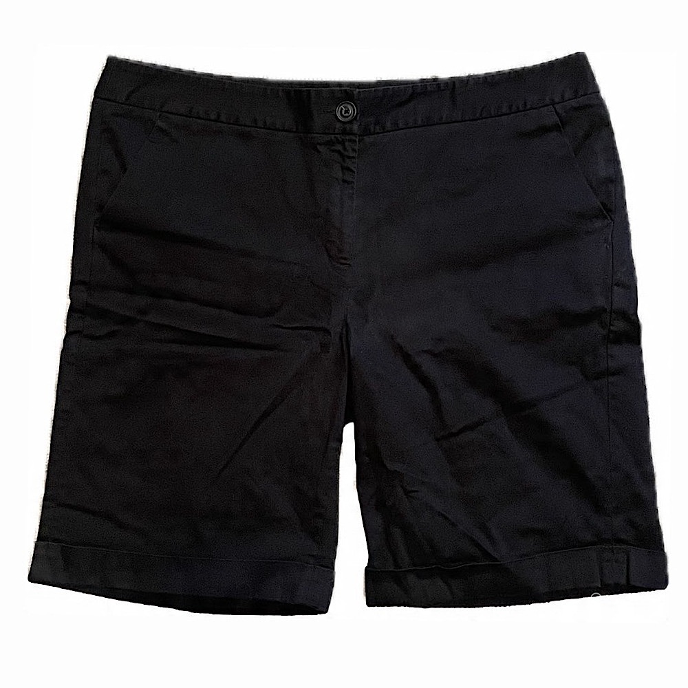 Apostrophe Women’s Black Bermudas